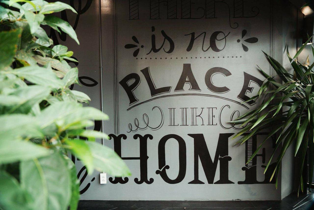 Hugnur Hostel And Coffee Chiang Mai Exterior foto