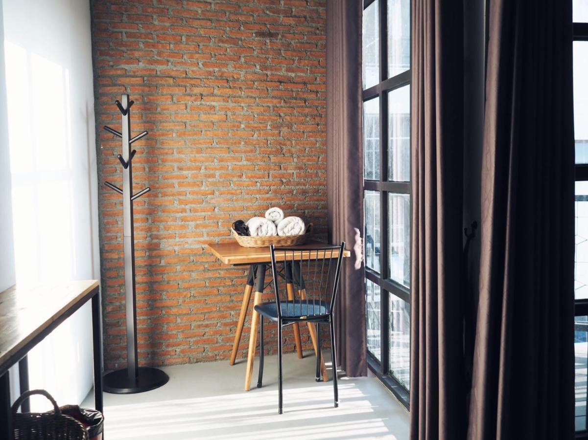 Hugnur Hostel And Coffee Chiang Mai Exterior foto
